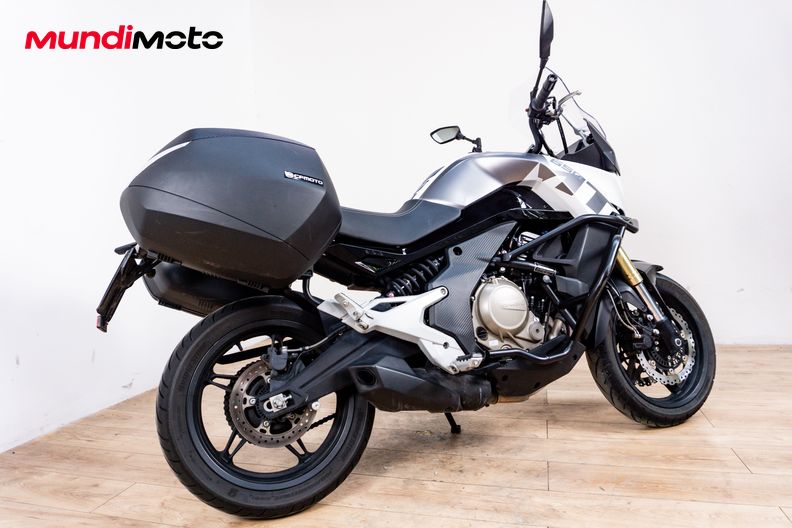 CFMOTO CF 650 MT - Mundimoto