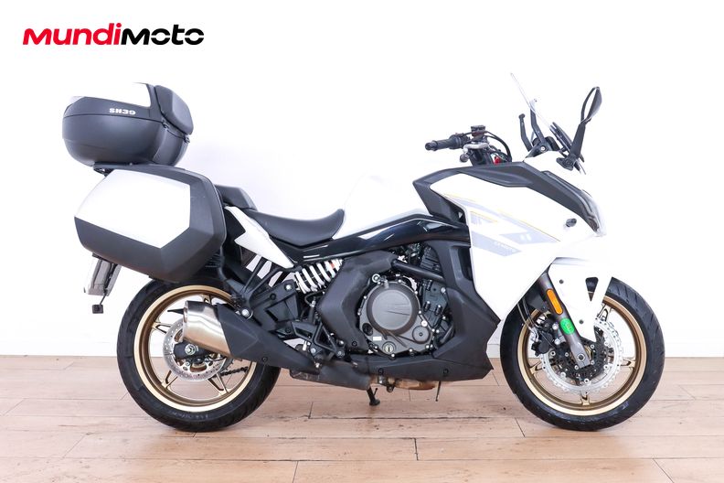 CFMOTO CF 650 GT