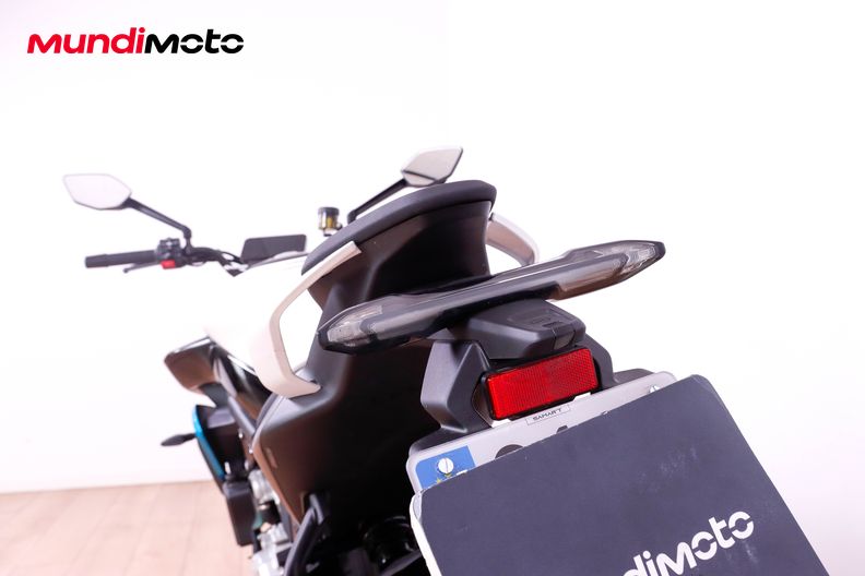 Motorbike image 9