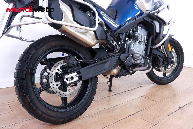 Motorbike image 3