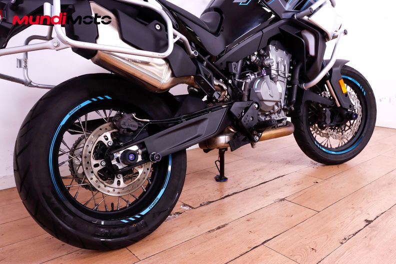 Motorbike image 3