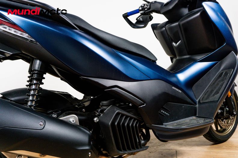 Motorbike image 3