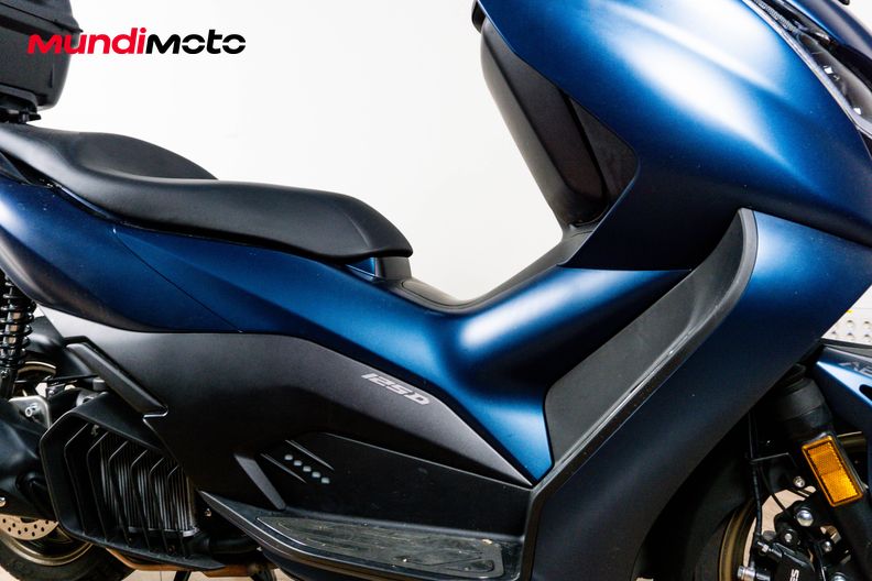 Motorbike image 4