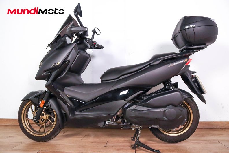 Motorbike image 5
