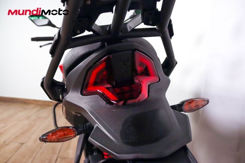 Motorbike image 9