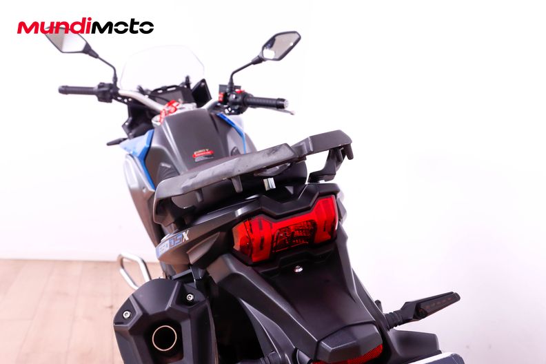 Motorbike image 9