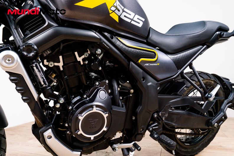 Motorbike image 9