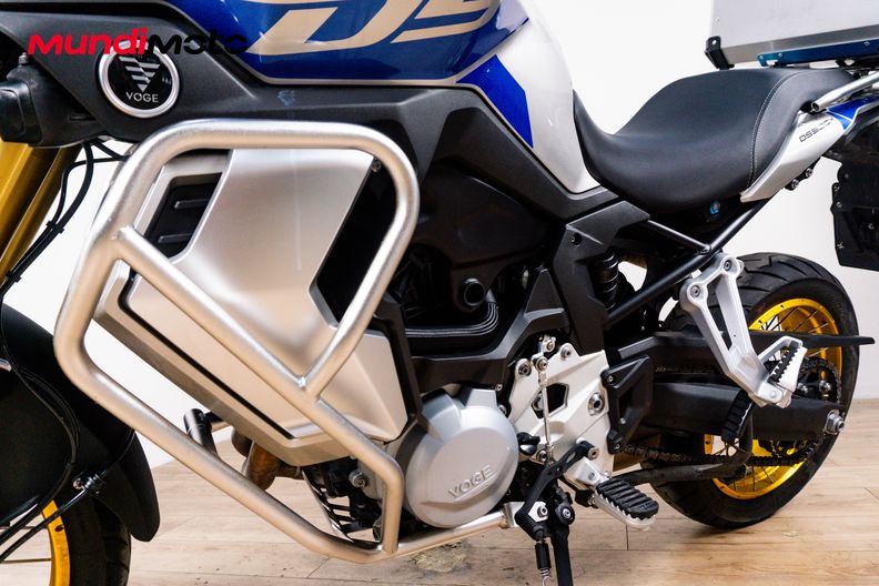 Motorbike image 9