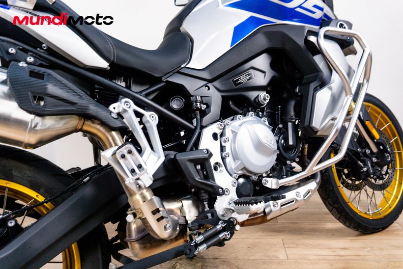 Motorbike image 3