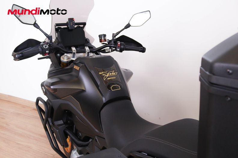 Motorbike image 9