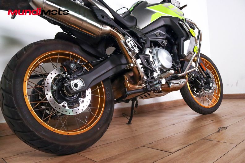 Motorbike image 3
