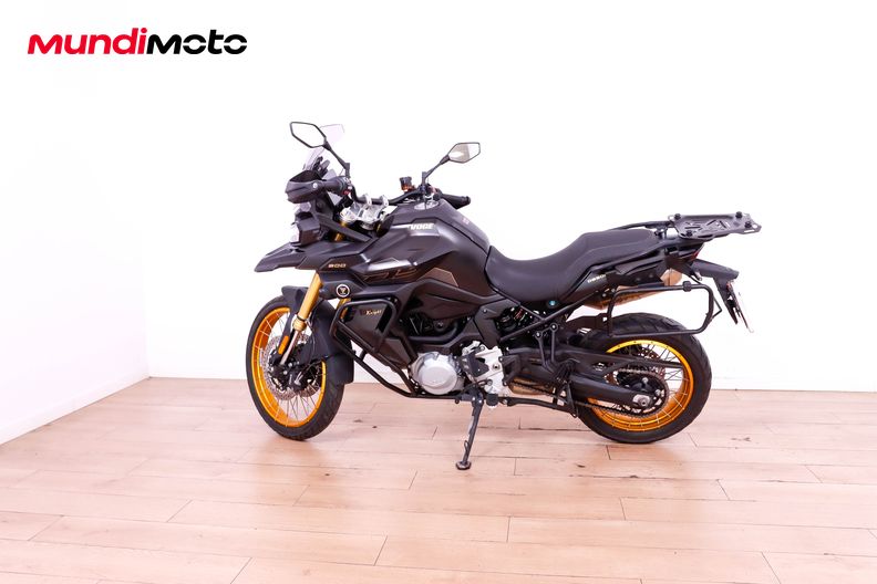 Motorbike image 5