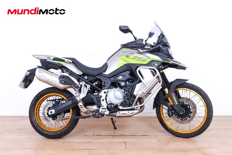 Voge 900 DSX