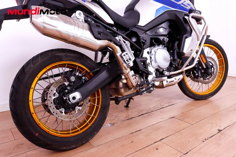 Motorbike image 3