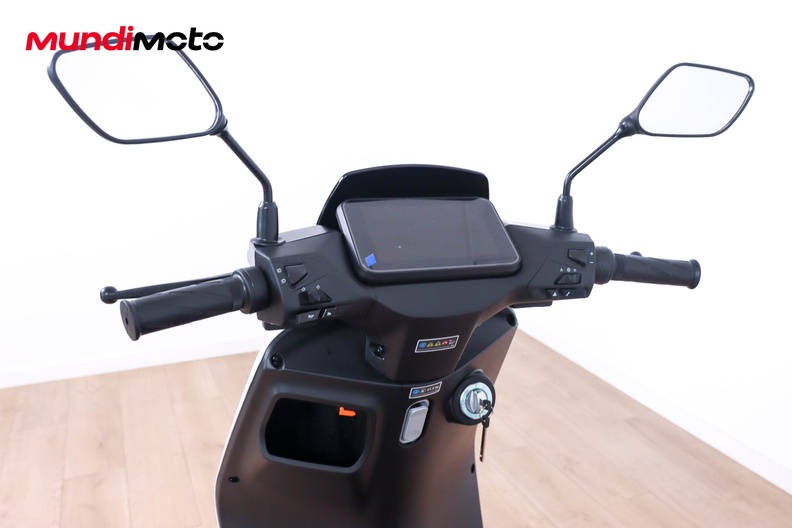 Motorbike image 10