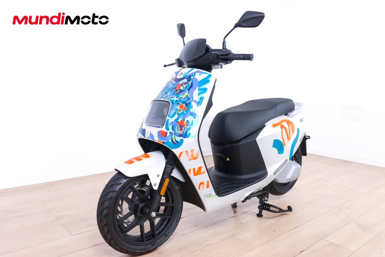 Motorbike image 6