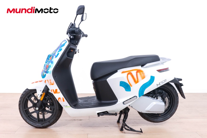 Motorbike image 5