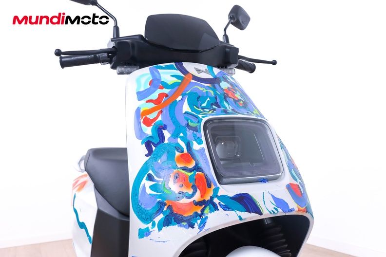 Motorbike image 4
