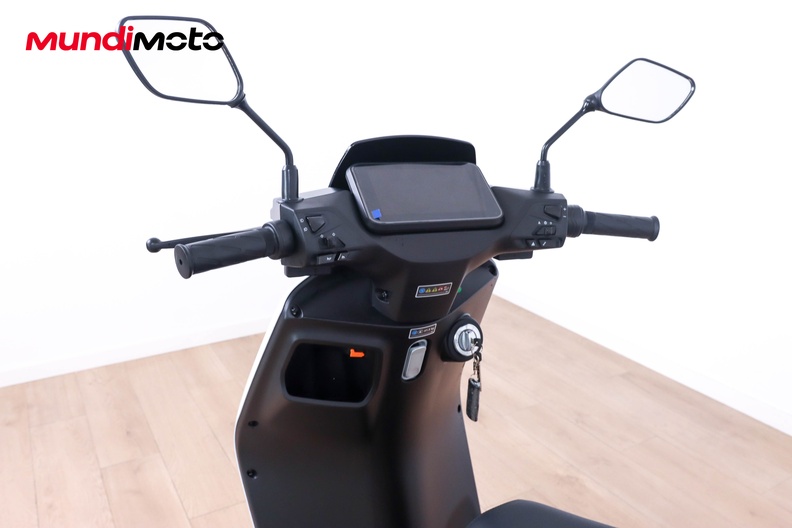 Motorbike image 10