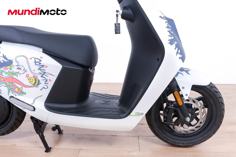 Motorbike image 13