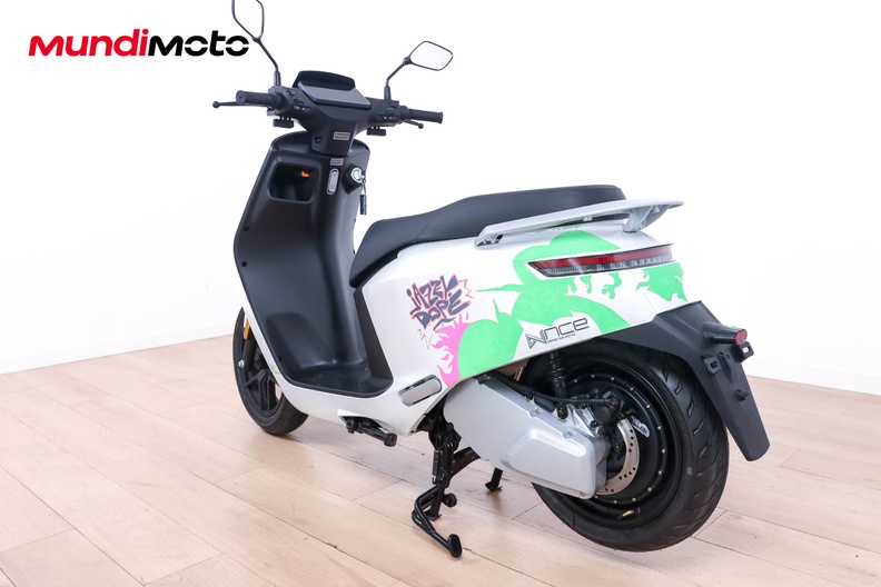 Motorbike image 7