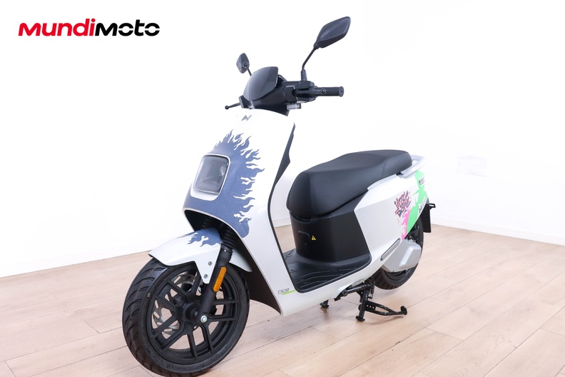 Motorbike image 6