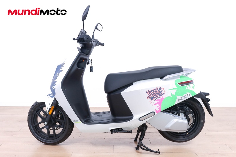Motorbike image 5