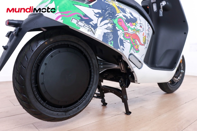 Motorbike image 3