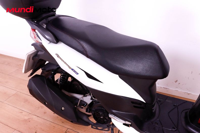Motorbike image 13
