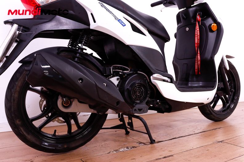 Motorbike image 3