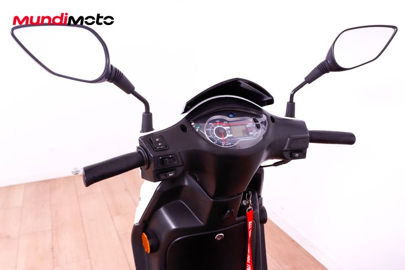 Motorbike image 10