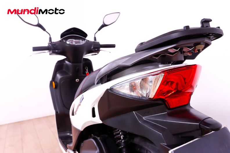 Motorbike image 9