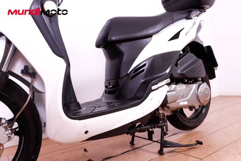 Motorbike image 8