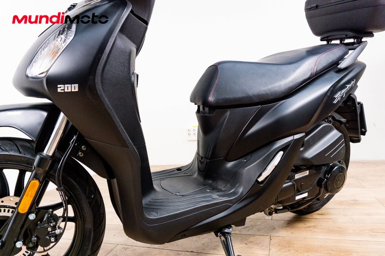 Motorbike image 9