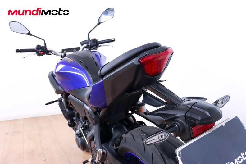 Motorbike image 9