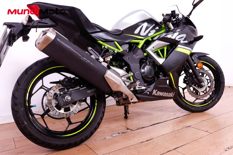 Motorbike image 3