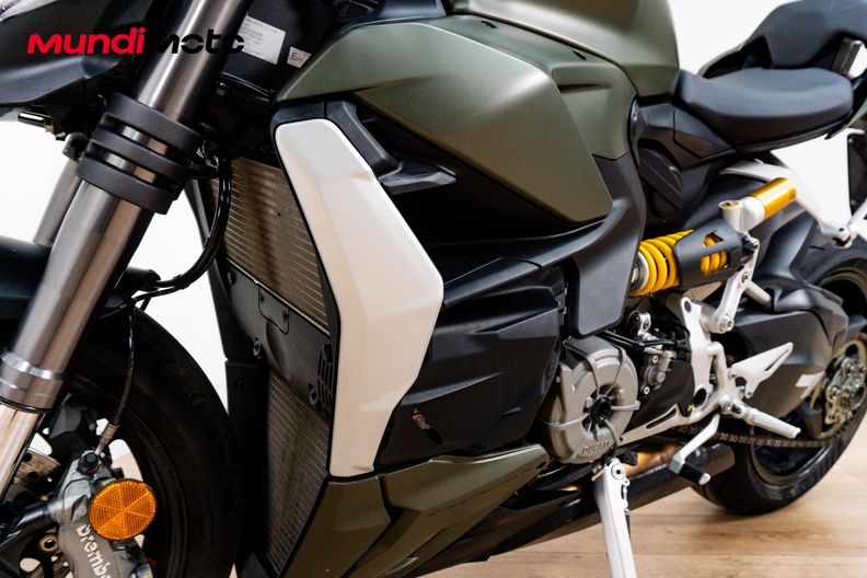 Motorbike image 9