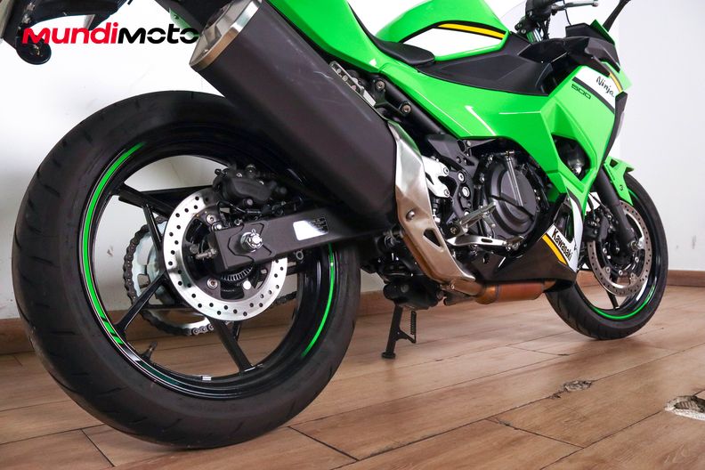 Motorbike image 3