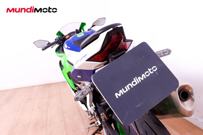 Motorbike image 9