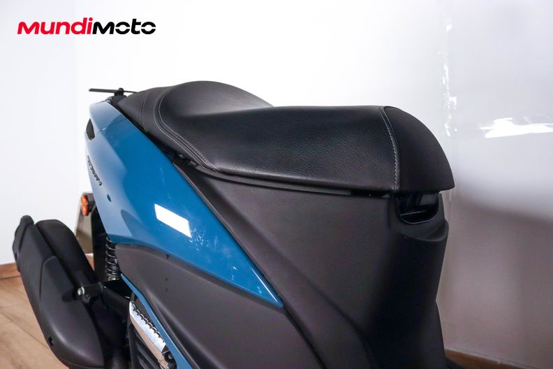 Motorbike image 8