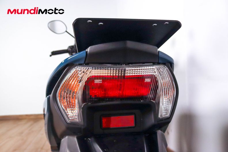 Motorbike image 9