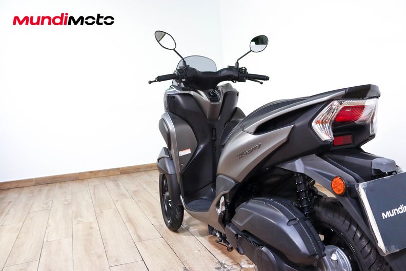 Motorbike image 9