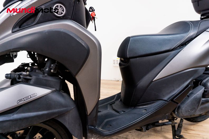 Motorbike image 9