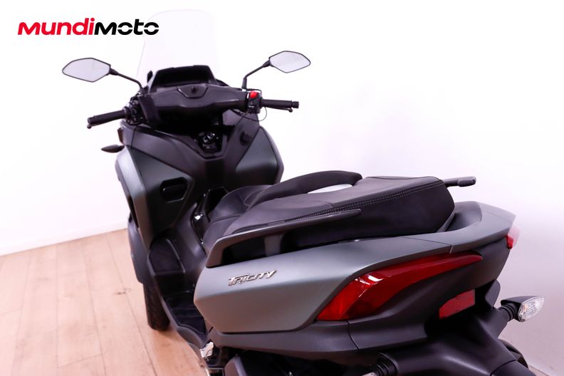 Motorbike image 9