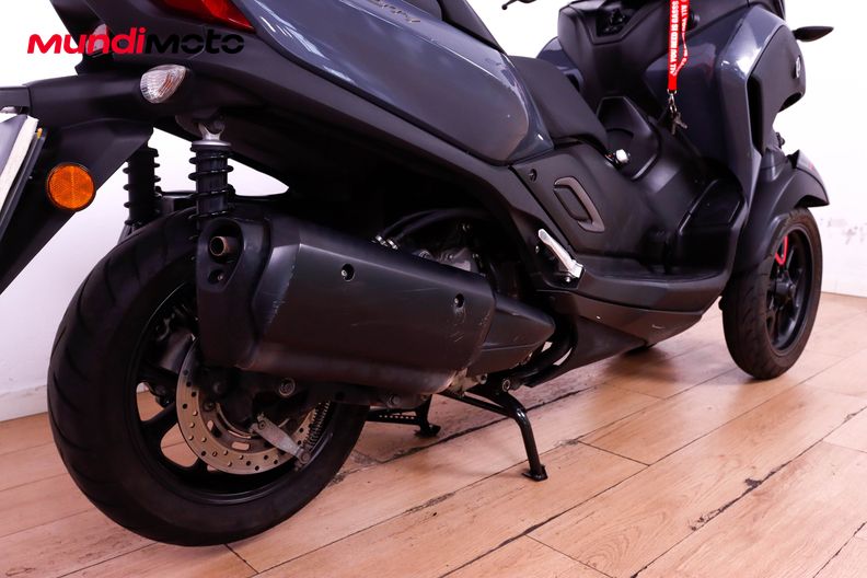Motorbike image 3