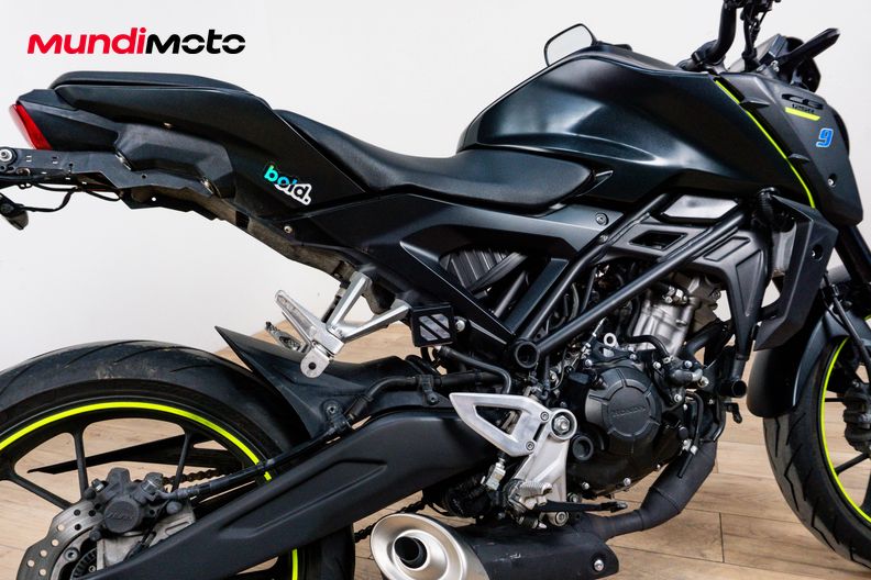 Motorbike image 3
