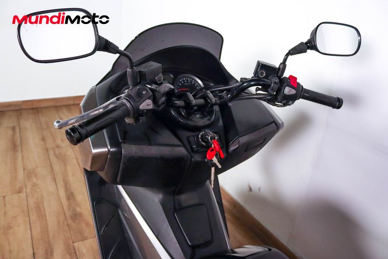 Motorbike image 10