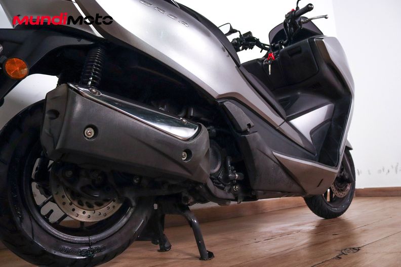 Motorbike image 3