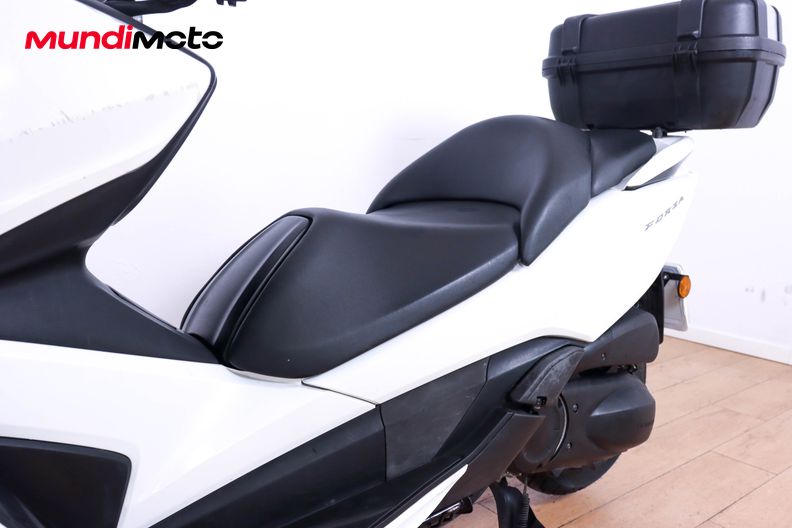Motorbike image 8