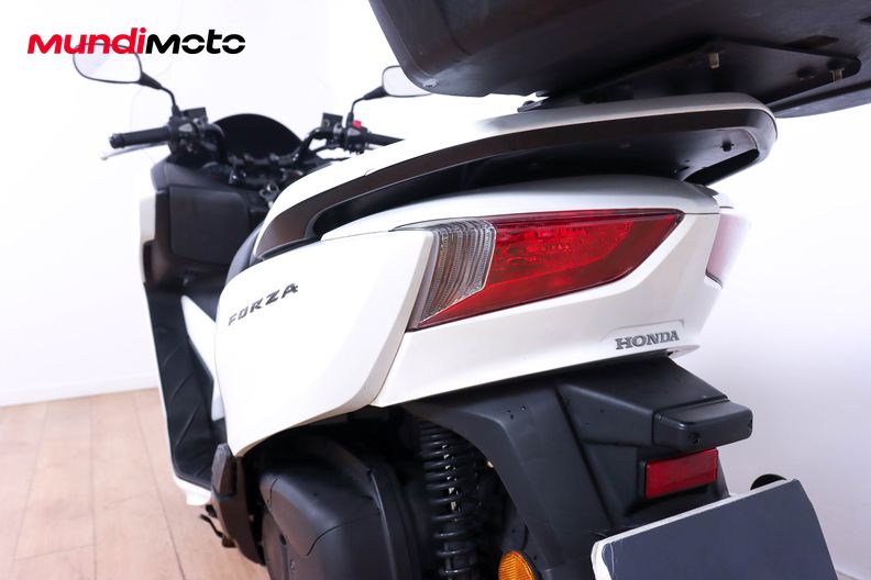 Motorbike image 9